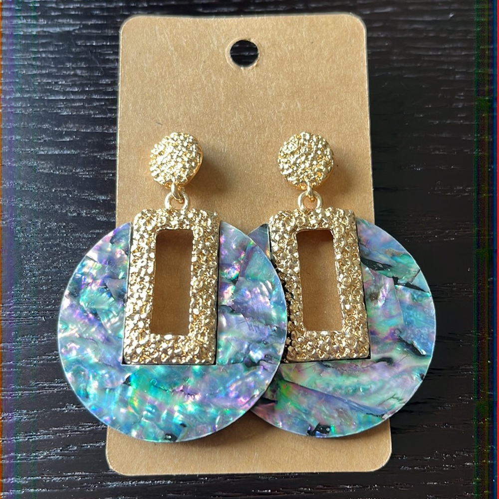 Boutique Gold and Oyster Shell Colored Statement Earrings